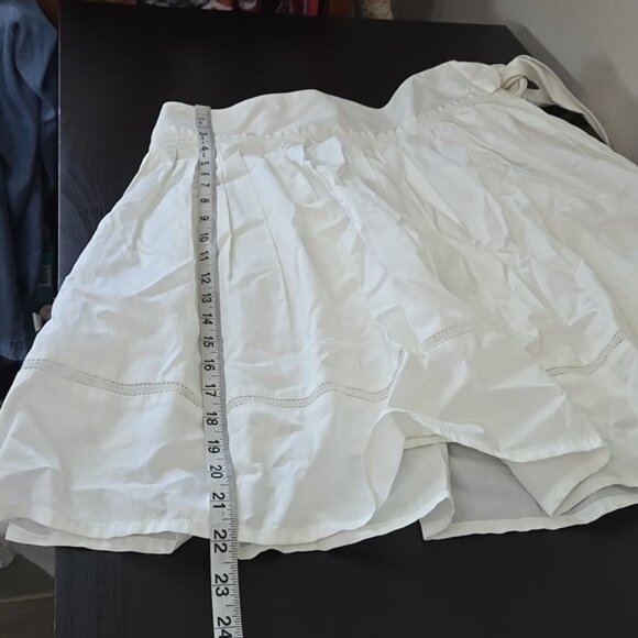 Burberry White Pleated Skirt - Picture 10 of 10